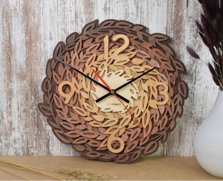 Часы кварцевые Листья